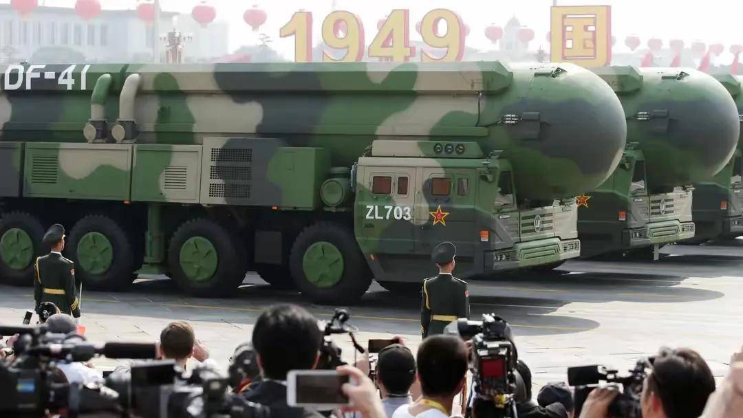 中国正试图将东风-41导弹搬上列车高铁拉着东风-41全国跑?外媒:(图5) 中国正试图将东风-41导弹搬上列车高铁拉着东风-41全国跑?外媒:(图5)