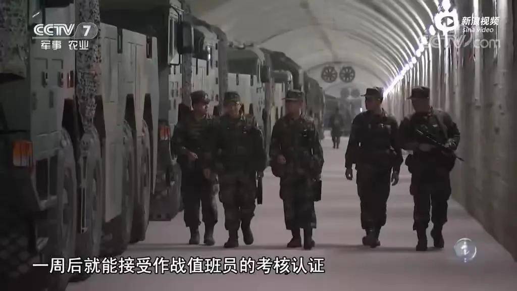 中国正试图将东风-41导弹搬上列车高铁拉着东风-41全国跑?外媒:(图16) 中国正试图将东风-41导弹搬上列车高铁拉着东风-41全国跑?外媒:(图16)