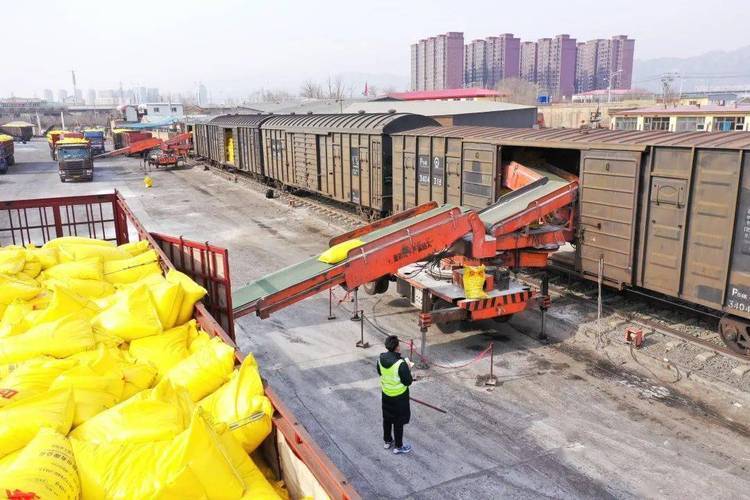 中国正试图将东风-41导弹搬上列车高铁拉着东风-41全国跑?外媒:(图19) 中国正试图将东风-41导弹搬上列车高铁拉着东风-41全国跑?外媒:(图19)